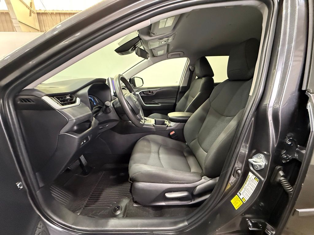 2024 Toyota RAV4 Hybrid LE photo 16