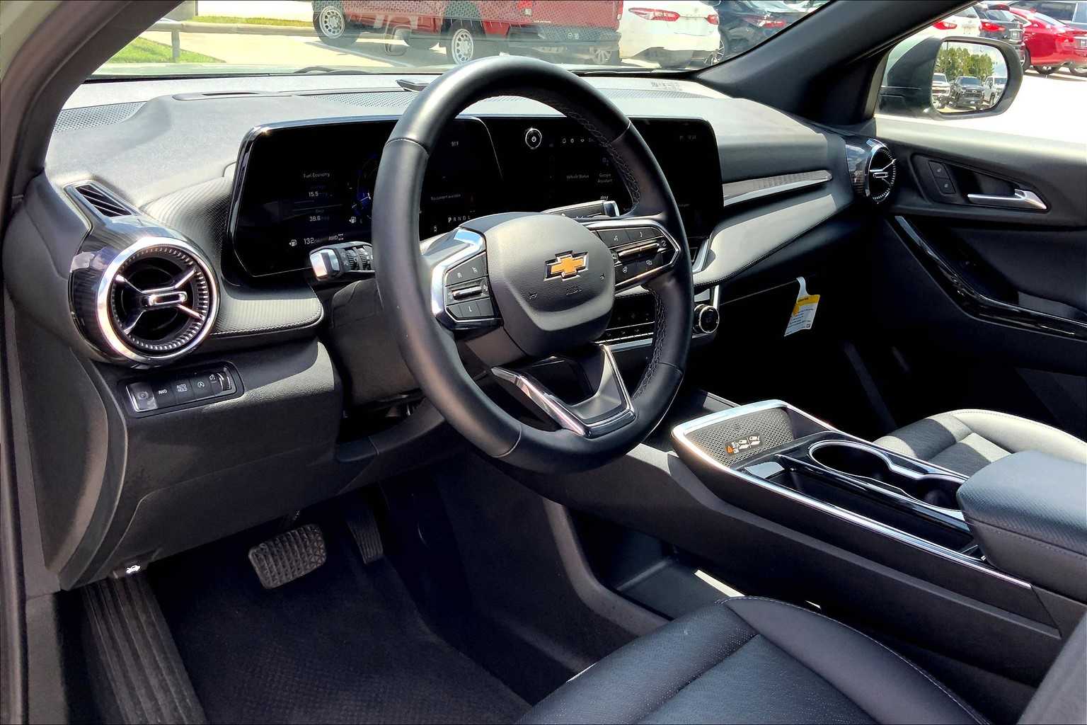 2025 Chevrolet Equinox LT photo 15