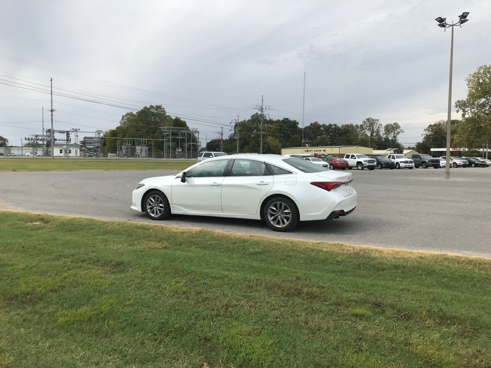 2022 Toyota Avalon XLE photo 3