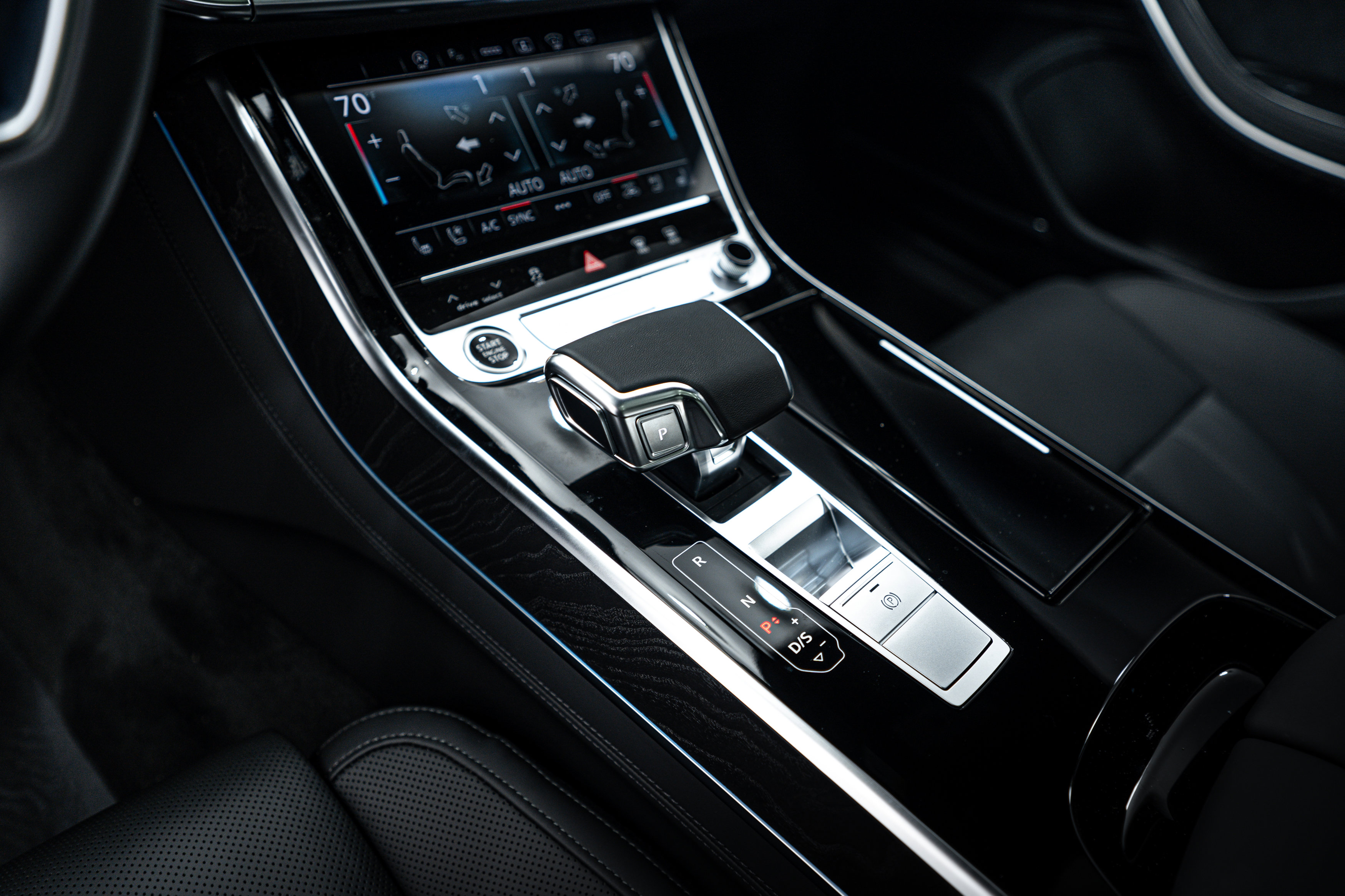 2025 Audi A8 L 55 photo 10