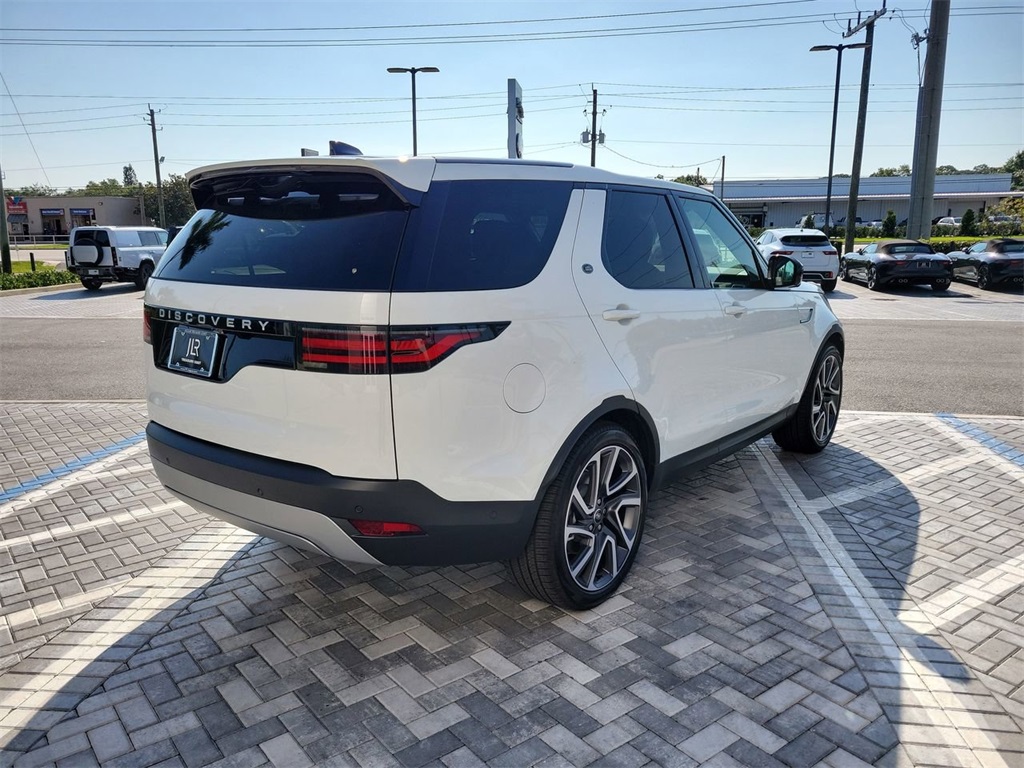 2025 Land Rover Discovery S photo 3