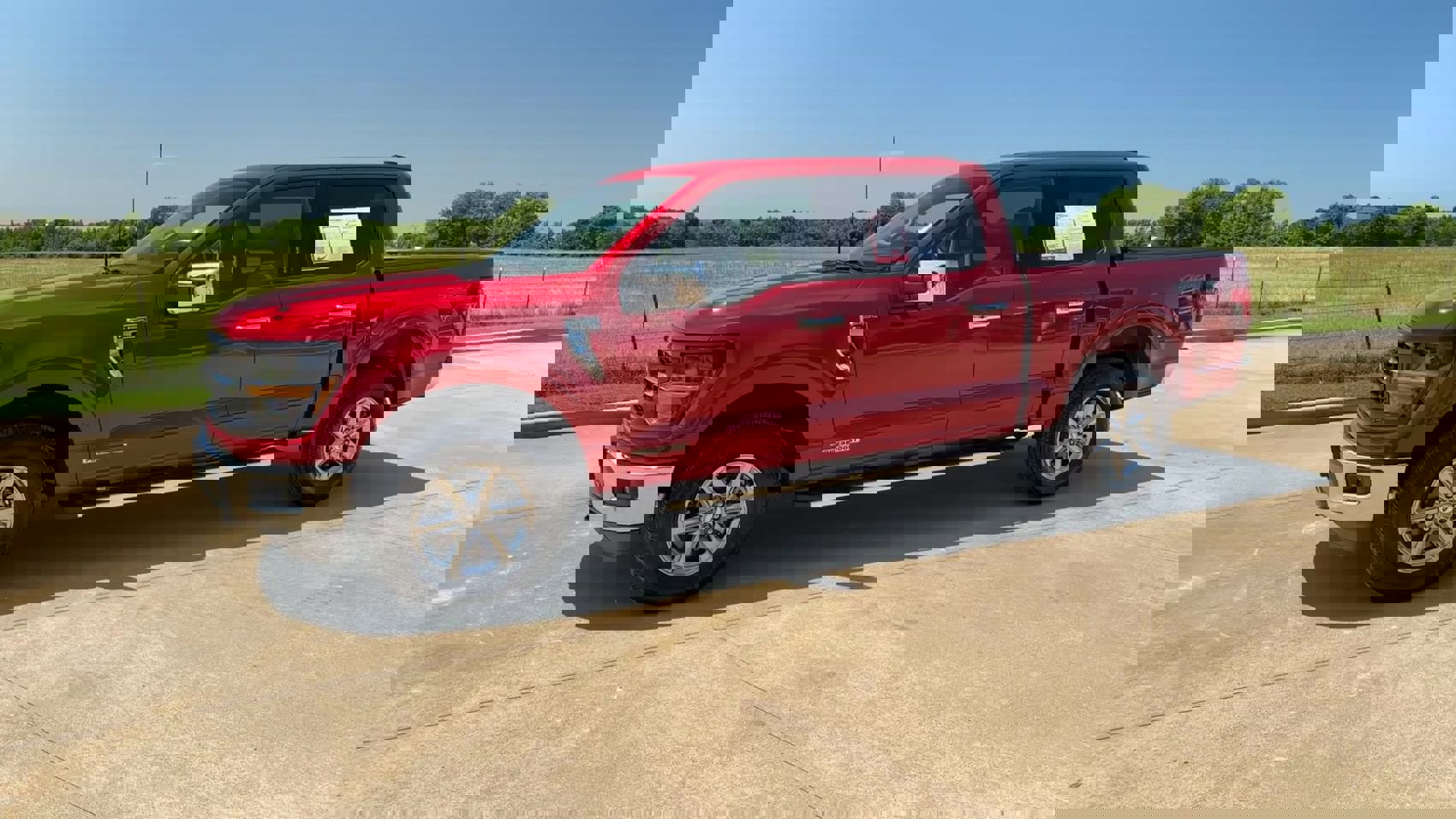 2024 Ford F-150 XLT photo 4