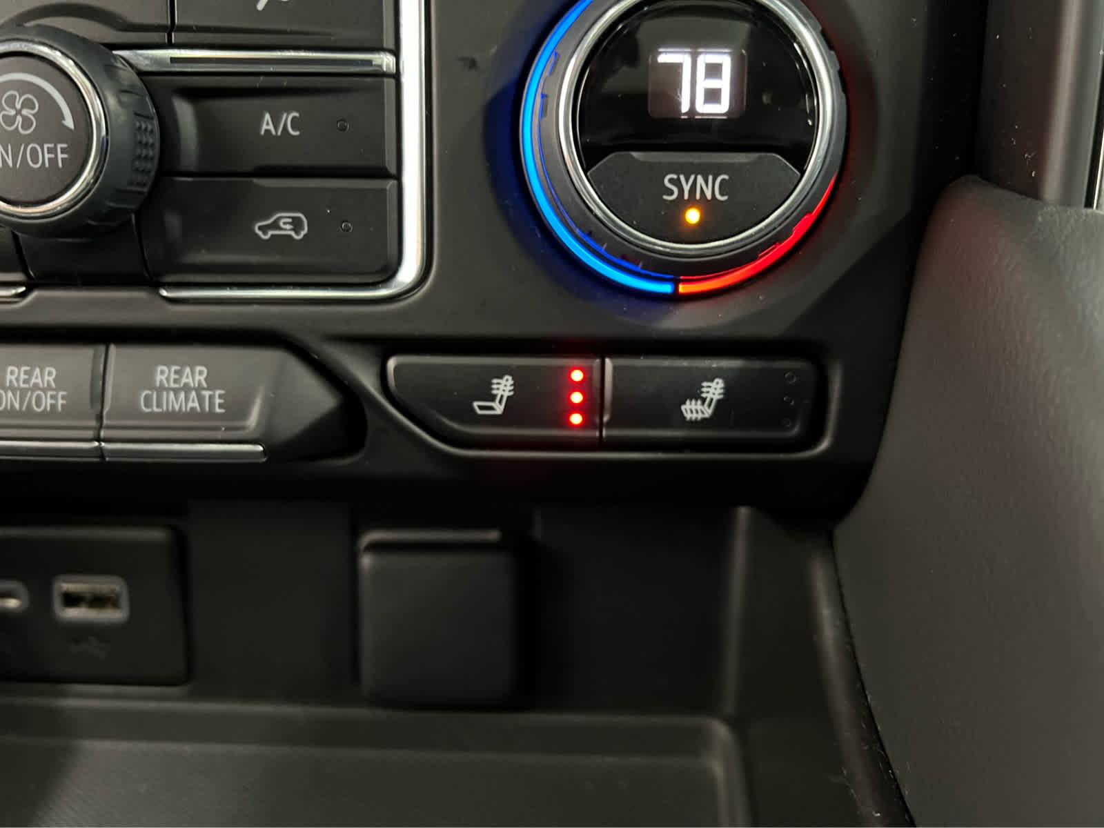 2022 Chevrolet Tahoe LT photo 3