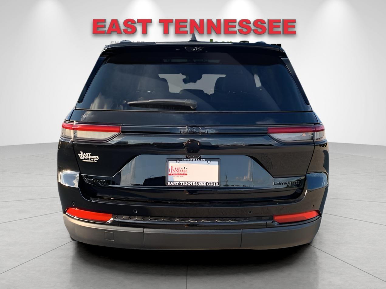 2025 Jeep Grand Cherokee Limited photo 2