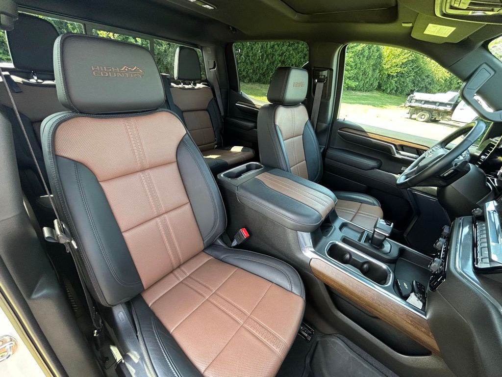 2023 Chevrolet Silverado 1500 High Country photo 22