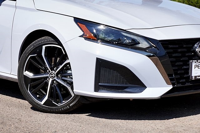 2024 Nissan Altima 2.5 SR photo 3