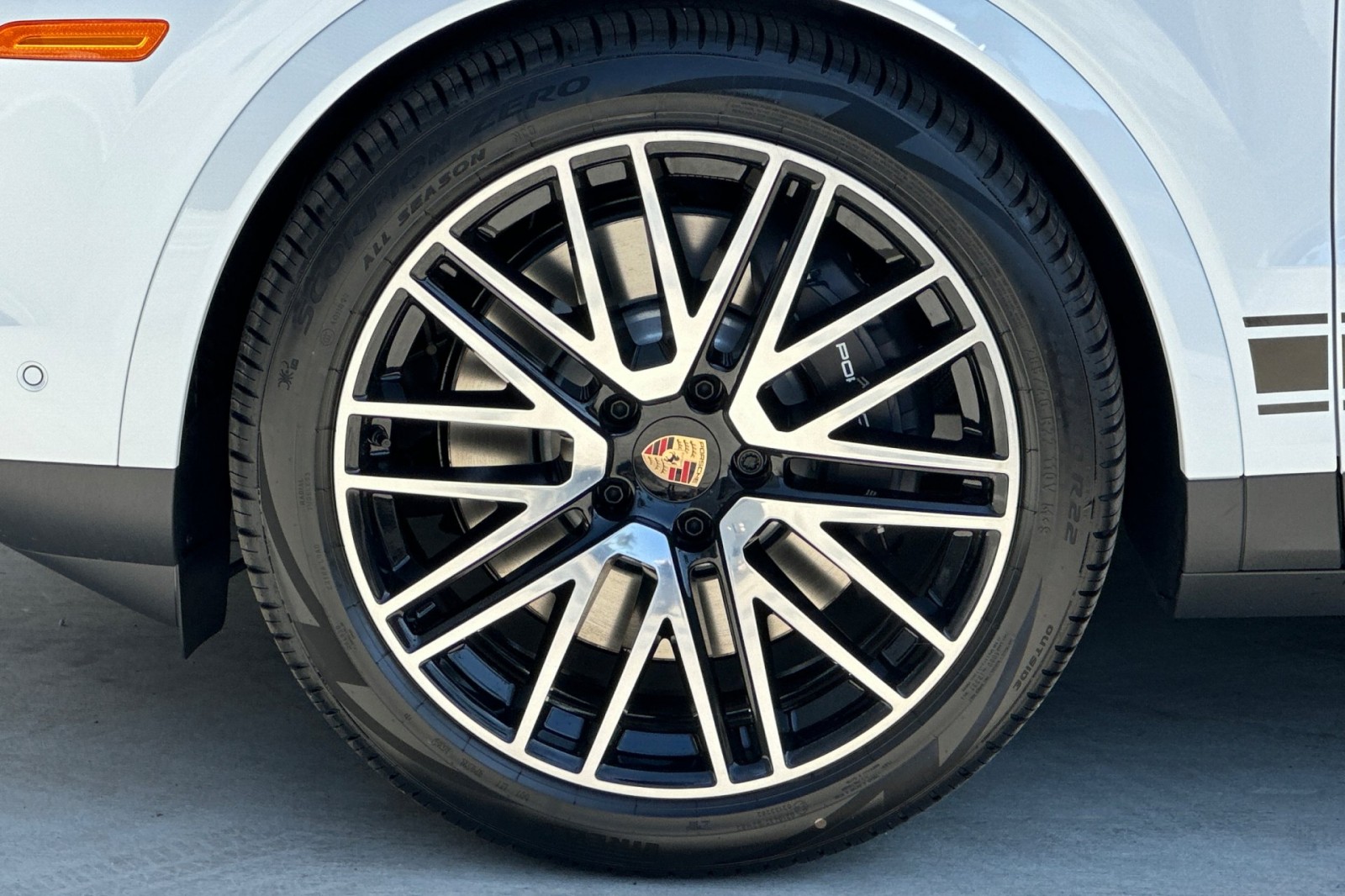 2026 Porsche Cayenne E-Hybrid Coupe photo 25
