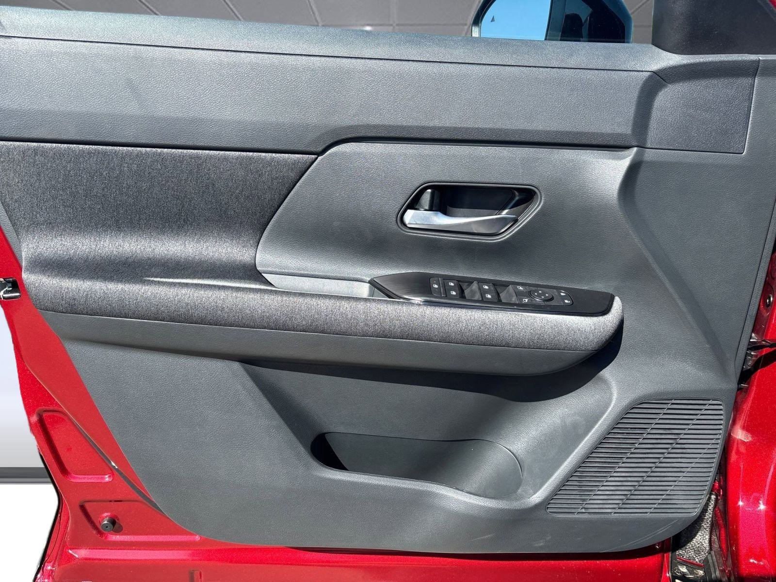 2026 Nissan Kicks SV photo 19