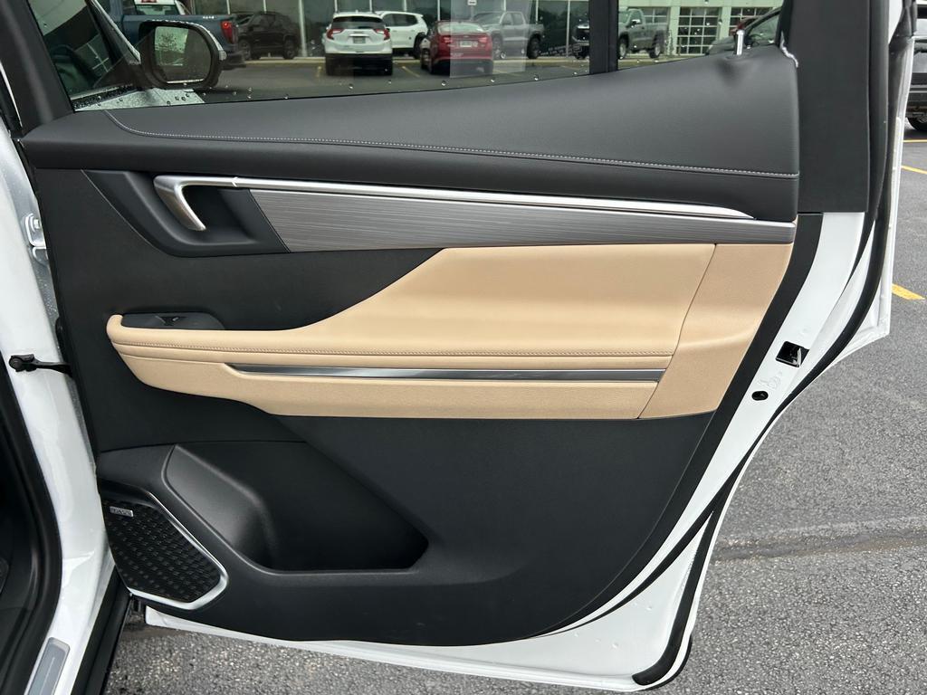 2026 Buick Enclave Preferred photo 13