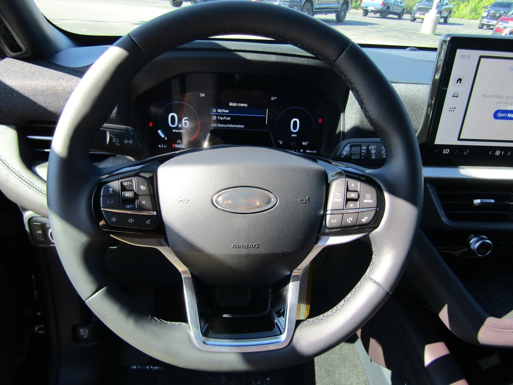 2025 Ford Explorer Platinum photo 17