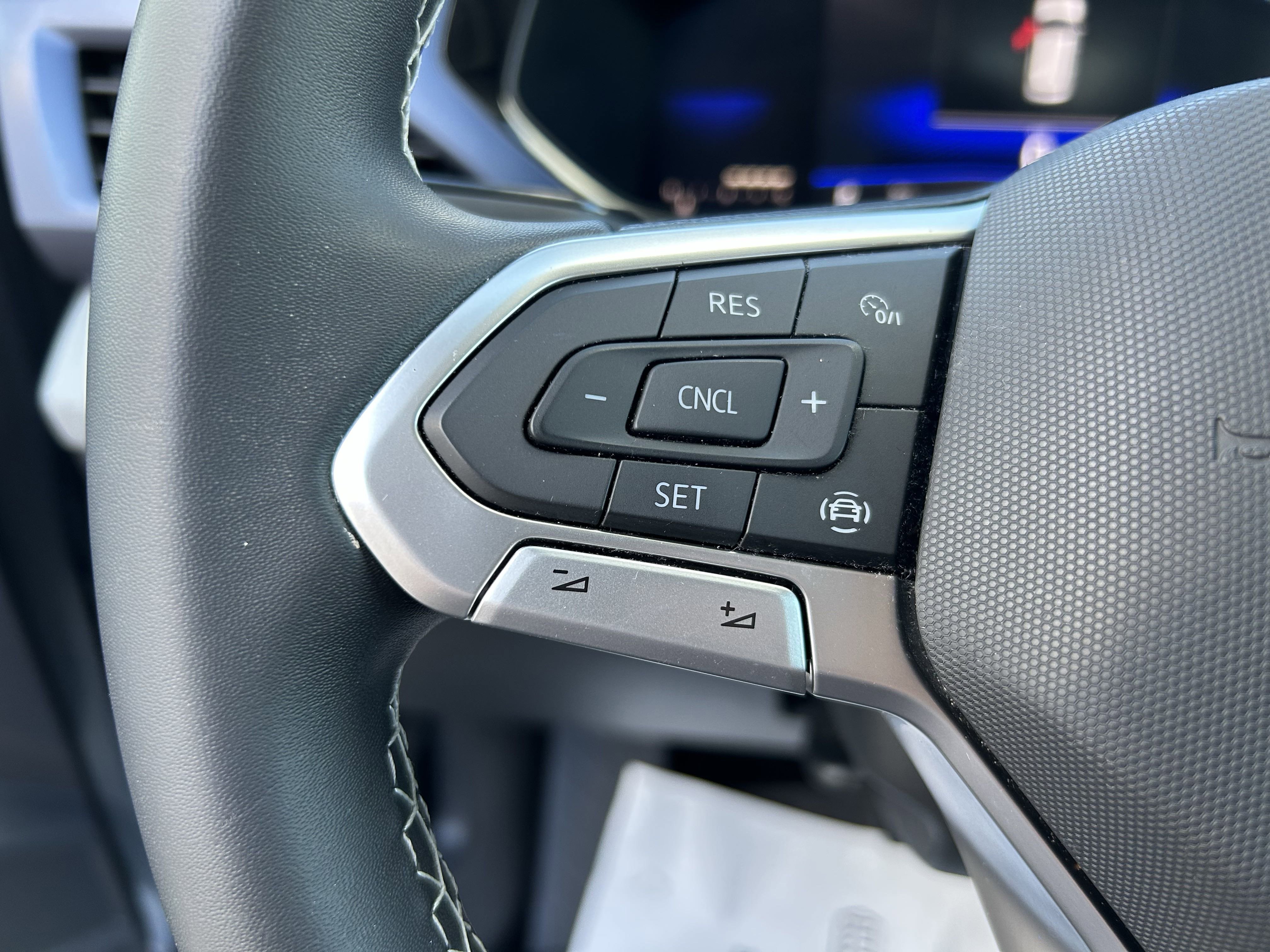 2022 Volkswagen Taos SE photo 6