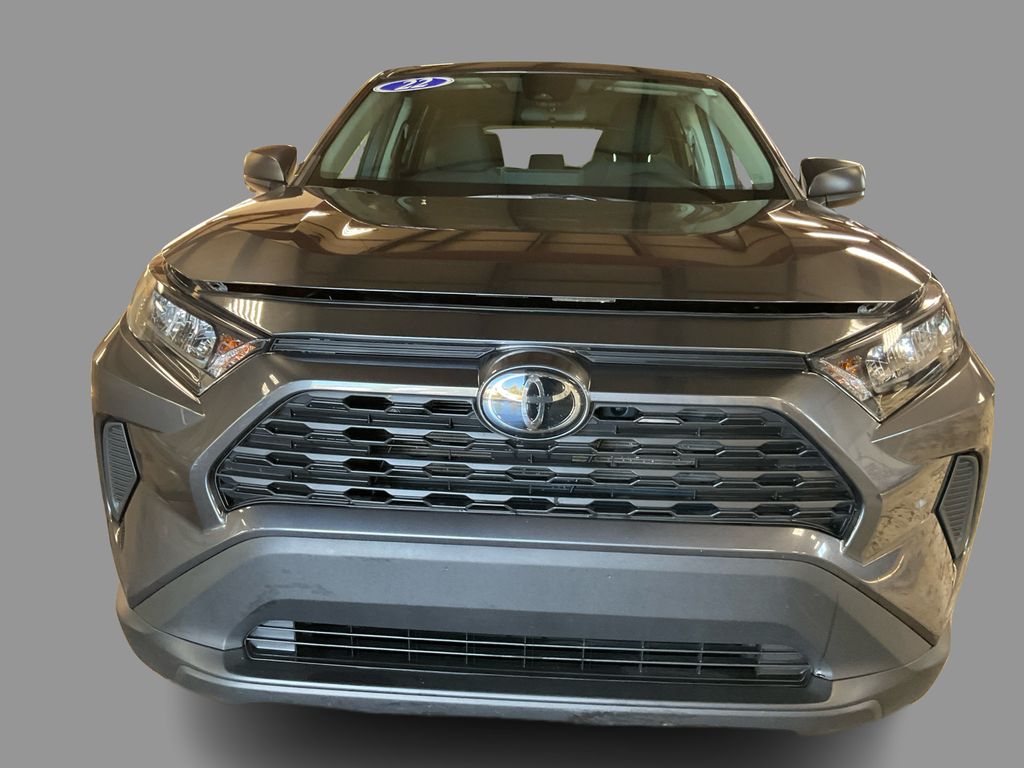 2022 Toyota RAV4 LE photo 19