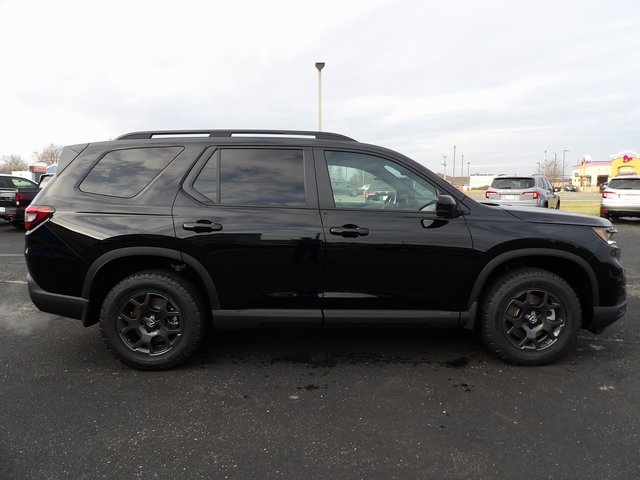 2025 Honda Pilot TrailSport photo 6