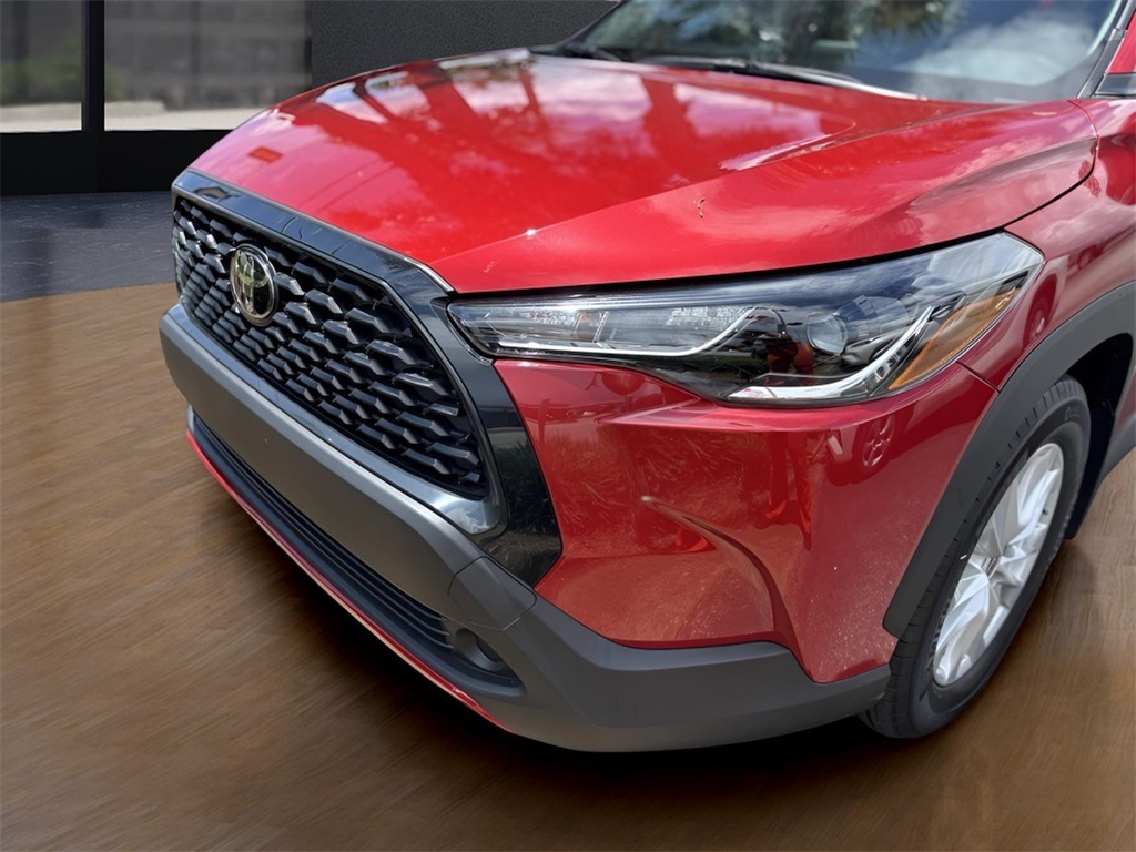 2024 Toyota Corolla Cross LE photo 2