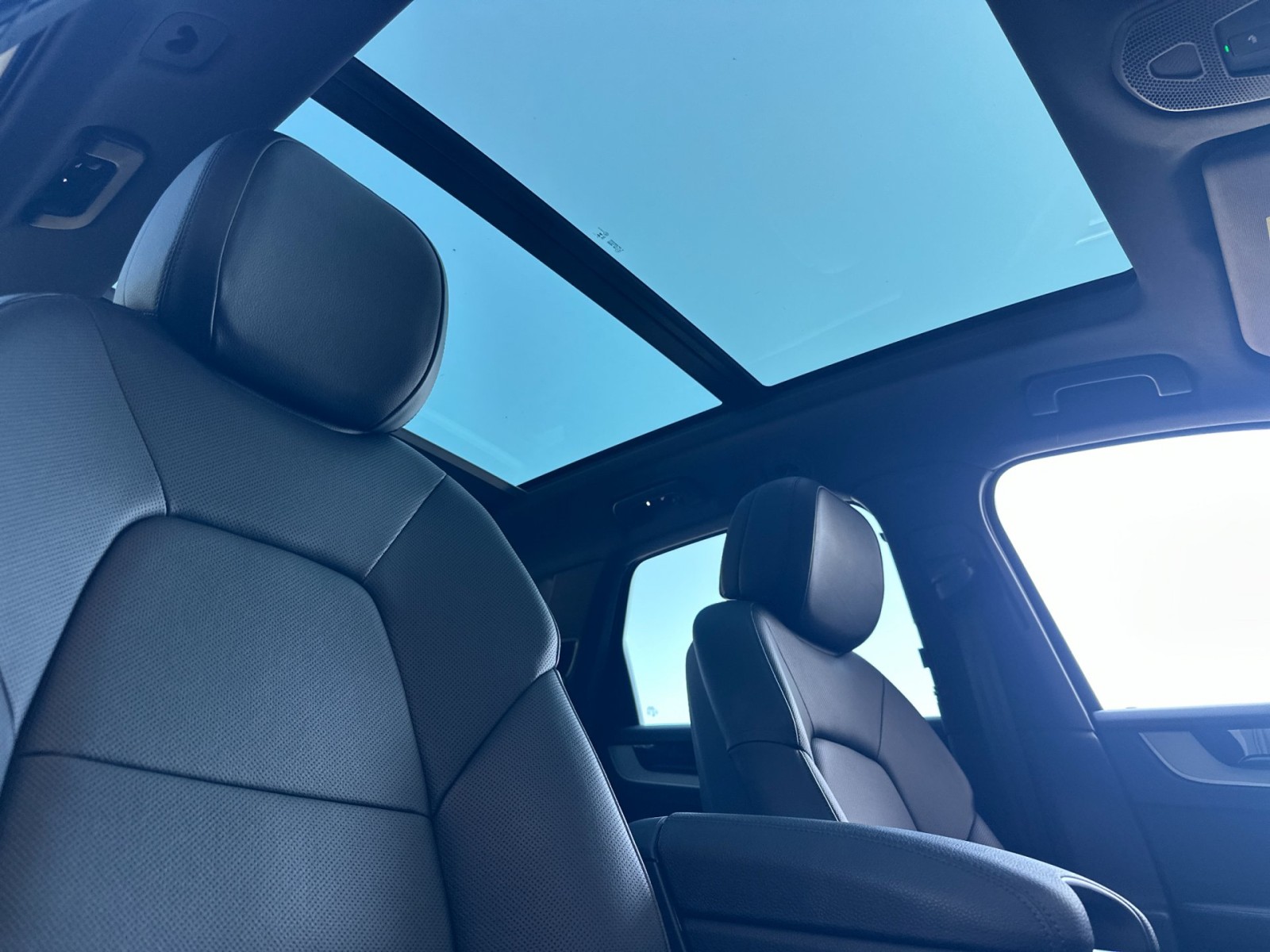 2025 Porsche Cayenne photo 16