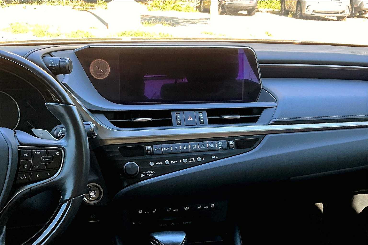 2019 Lexus ES Luxury photo 6