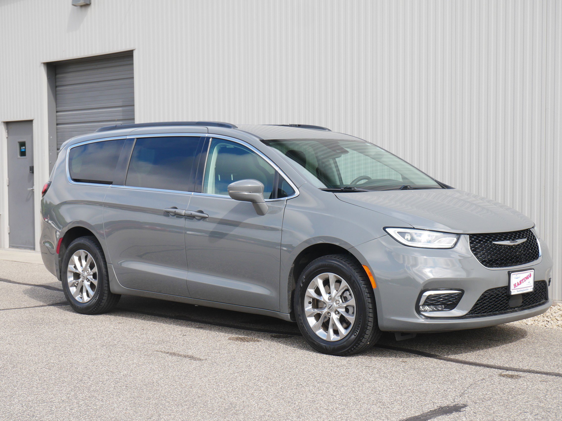 2022 Chrysler Pacifica Touring L photo 7