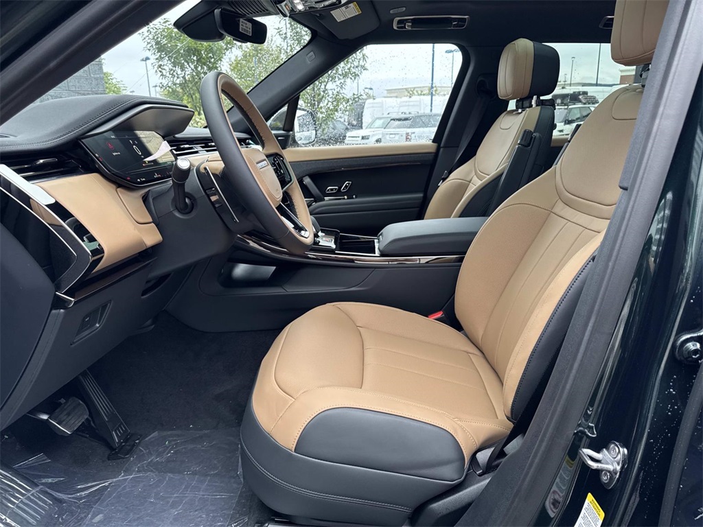 2025 Land Rover Range Rover Sport SE photo 19