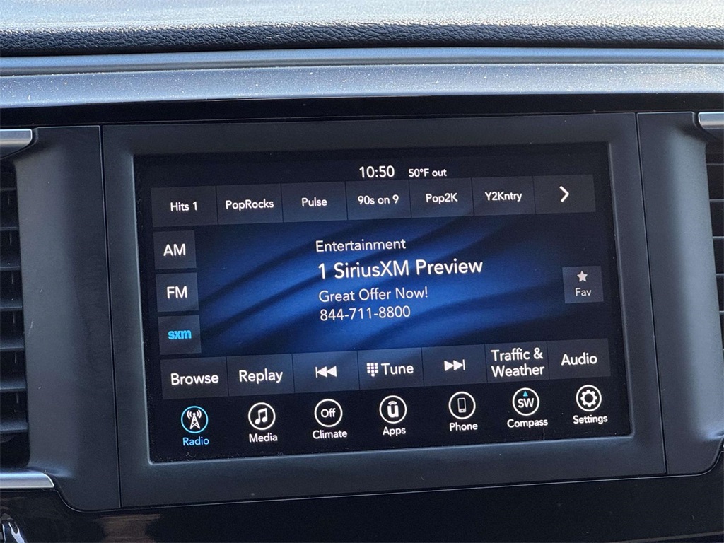 2020 Chrysler Pacifica Touring photo 3