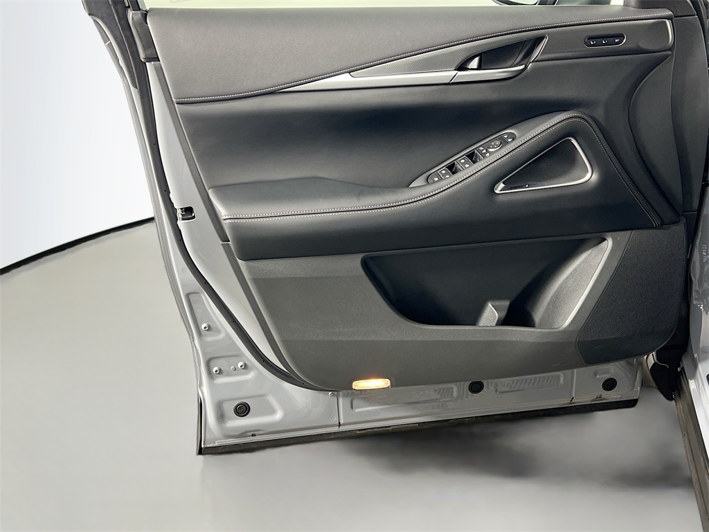 2025 Infiniti QX60 Luxe photo 14