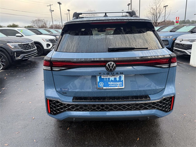 2026 Volkswagen Tiguan SE R-Line Black photo 4