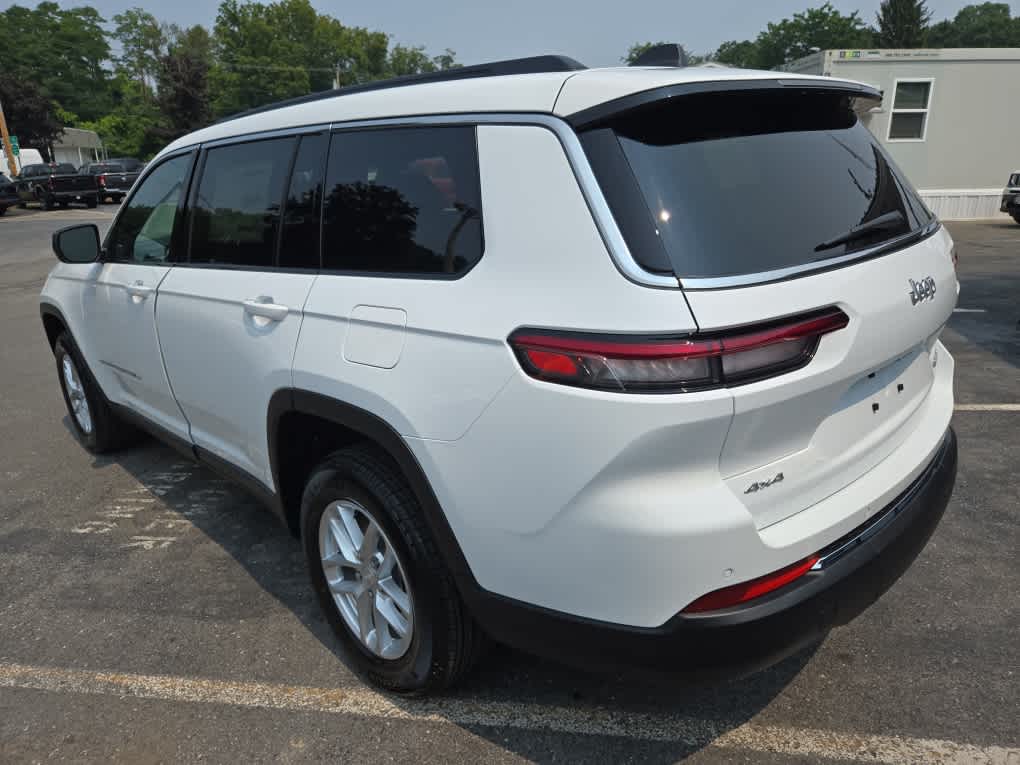 2025 Jeep Grand Cherokee Laredo X photo 4