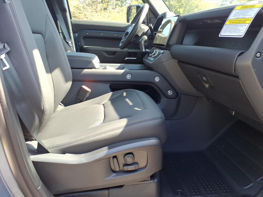 2026 Land Rover Defender 110 S photo 3