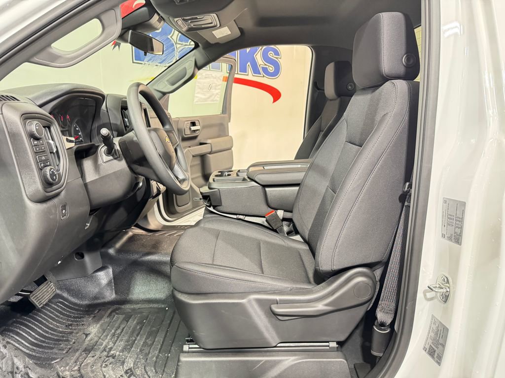 2025 Chevrolet Silverado 1500 photo 8