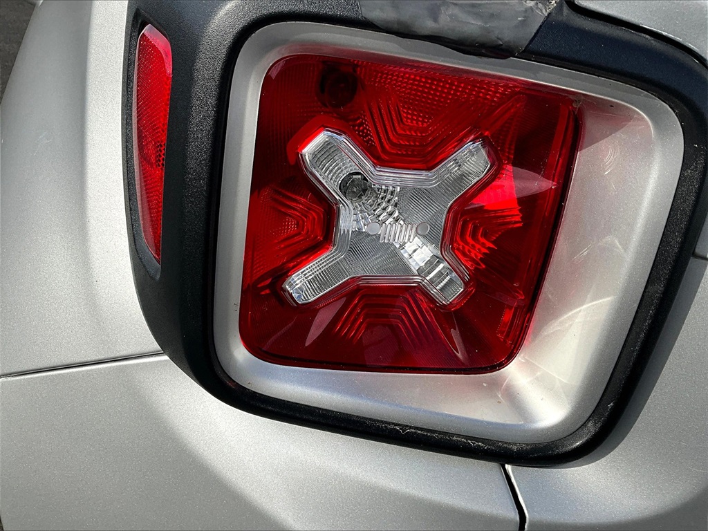 2017 Jeep Renegade Limited photo 30