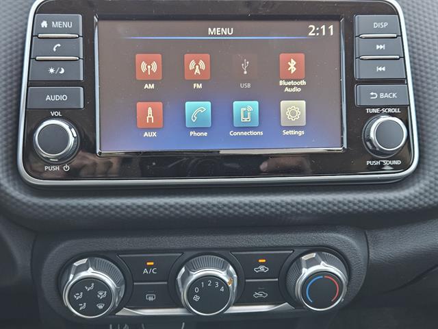 2025 Nissan Kicks Play S photo 13
