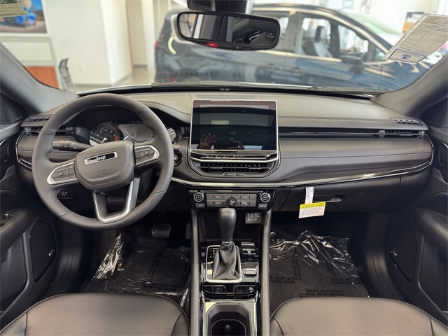 2025 Jeep Compass Latitude photo 2