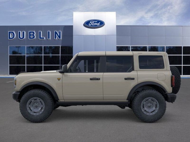 2025 Ford Bronco Badlands photo 3