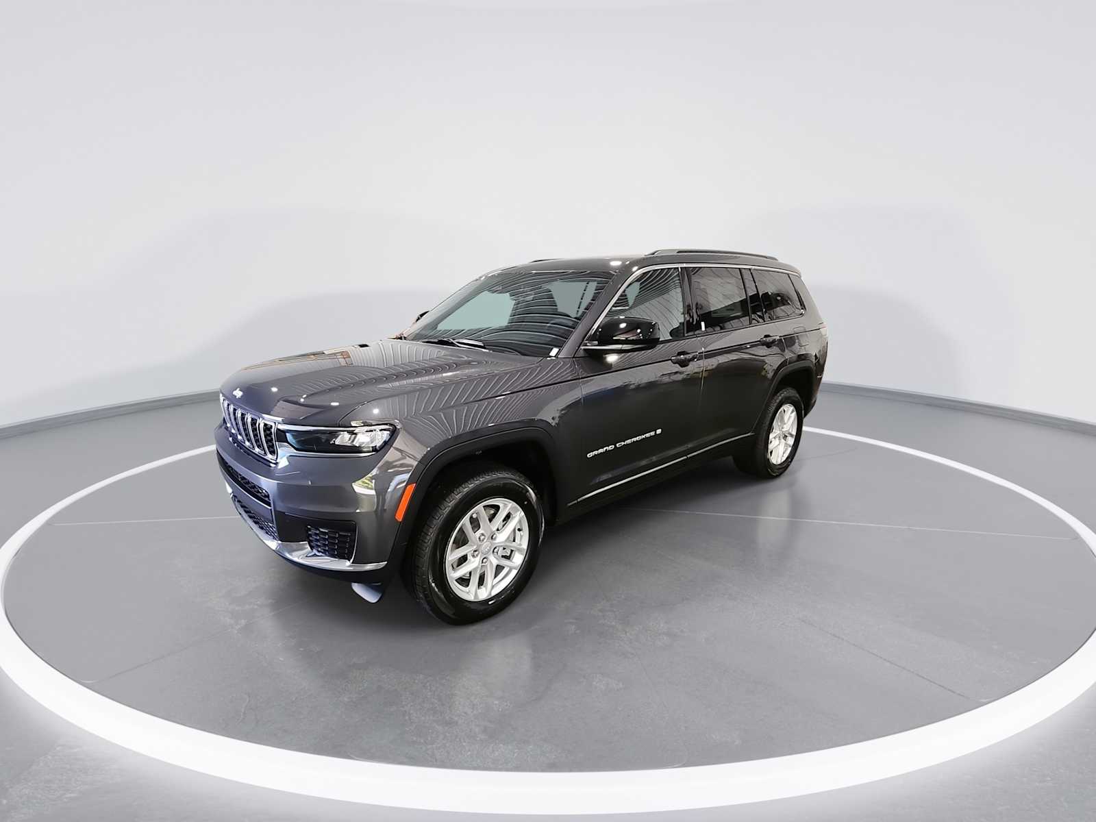 2025 Jeep Grand Cherokee Laredo X photo 4