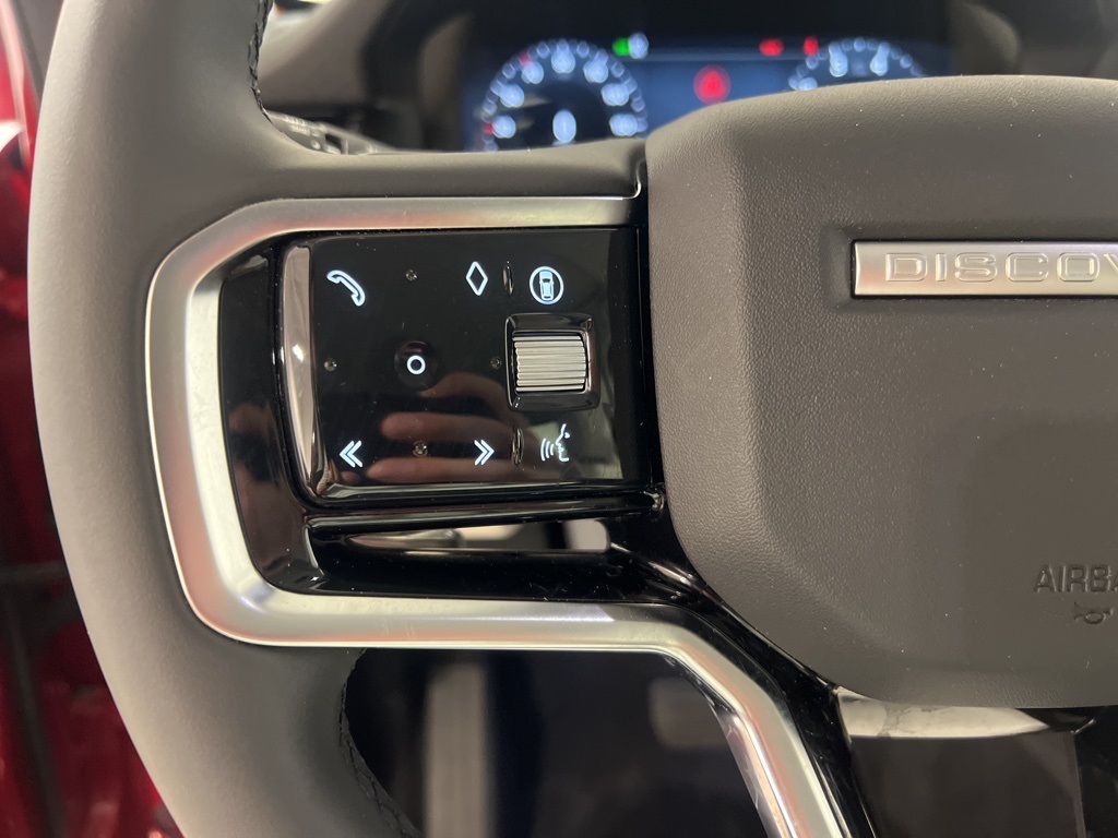 2025 Land Rover Discovery Sport S photo 12
