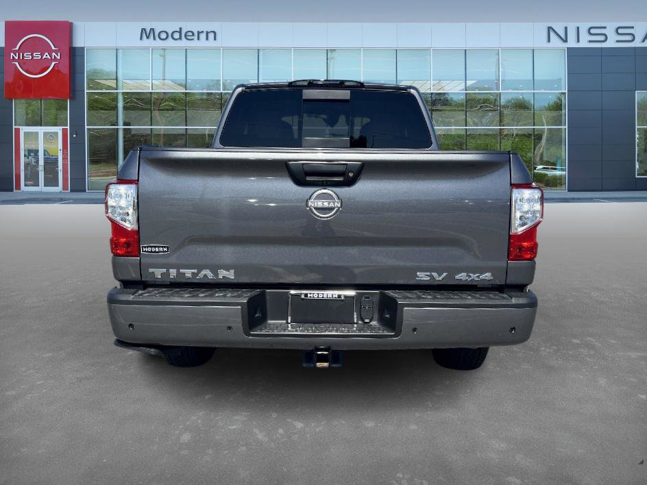 2024 Nissan Titan SV Crew Cab photo 6