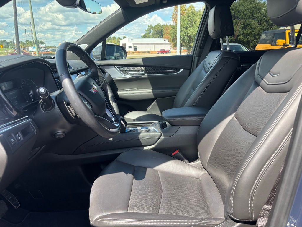 2025 Cadillac XT6 Premium Luxury photo 5