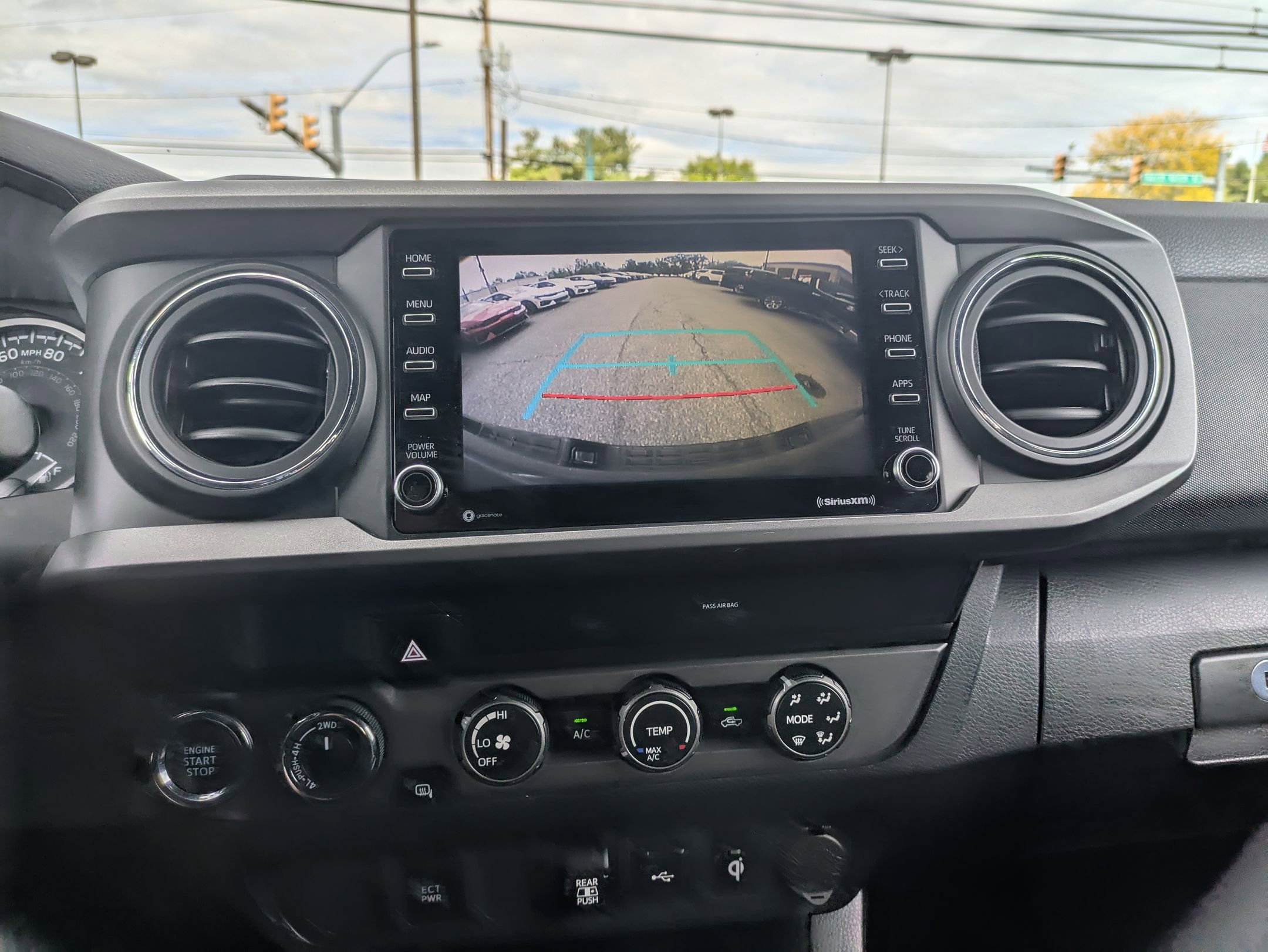 2020 Toyota Tacoma SR5 photo 15