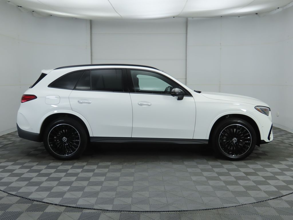 2026 Mercedes Benz GLC 300 photo 4