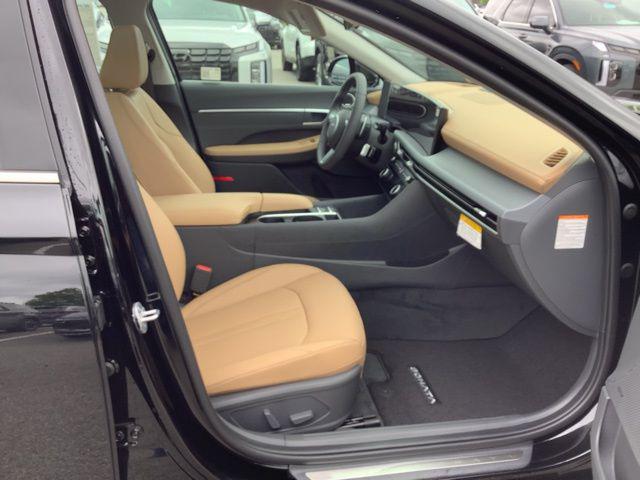 2025 Hyundai Sonata Hybrid Limited photo 13
