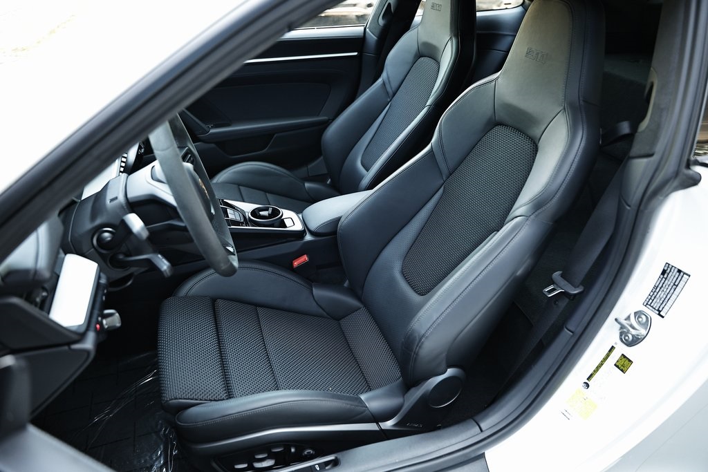 2024 Porsche 911 T photo 5