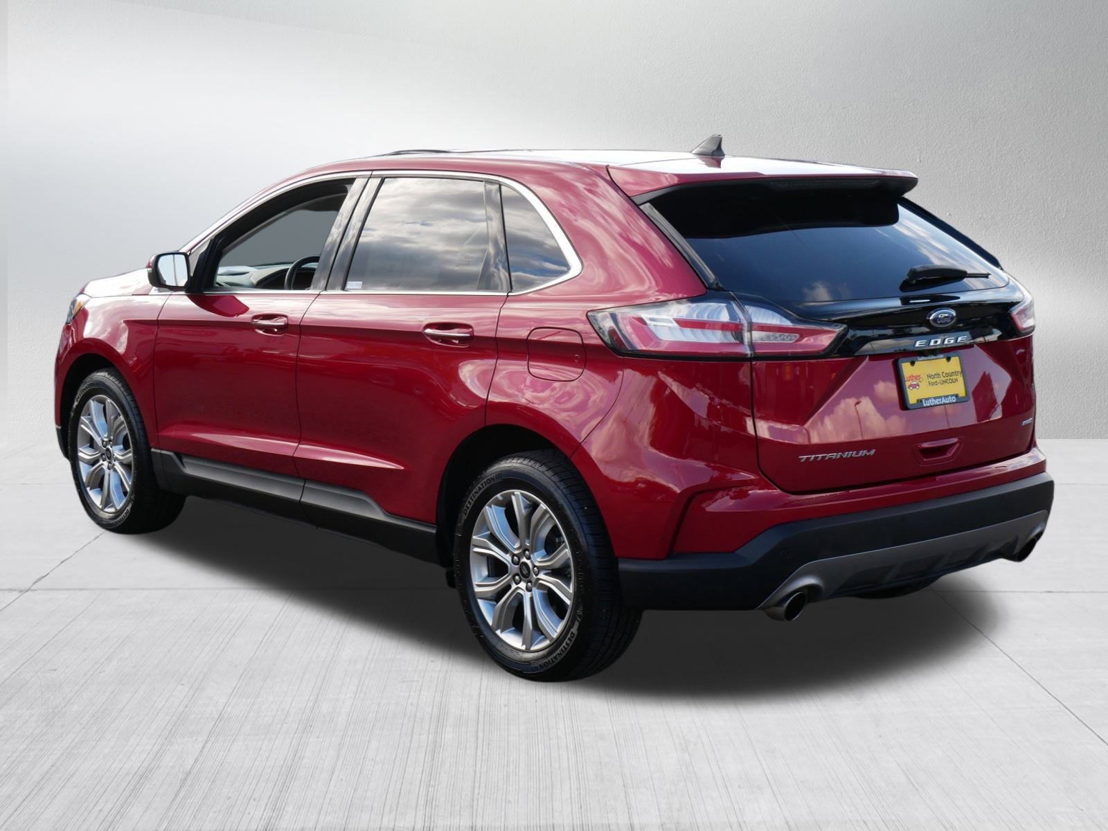 2024 Ford Edge Titanium photo 4