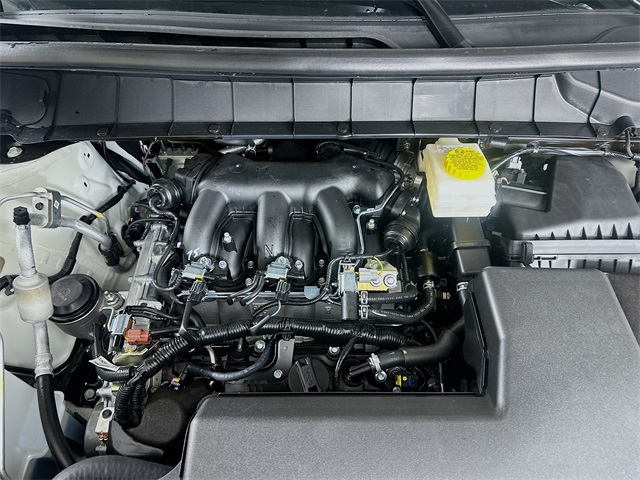 2025 Nissan Pathfinder SV photo 9