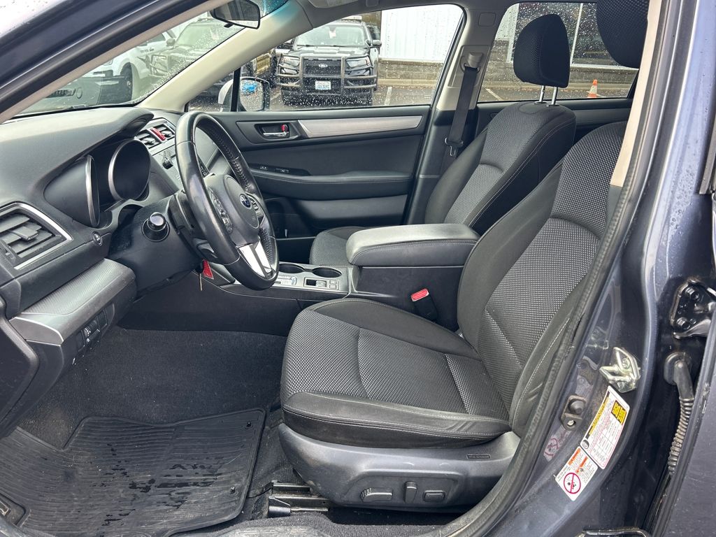 2017 Subaru Outback 2.5i Premium photo 4
