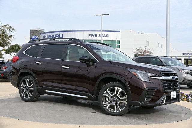 2025 Subaru Ascent Touring's photo