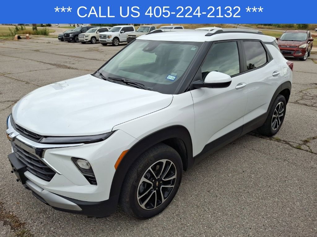 2025 Chevrolet Trailblazer LT photo 3