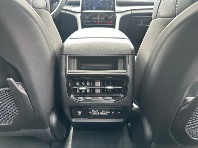 2023 Jeep Cherokee 4xe photo 32