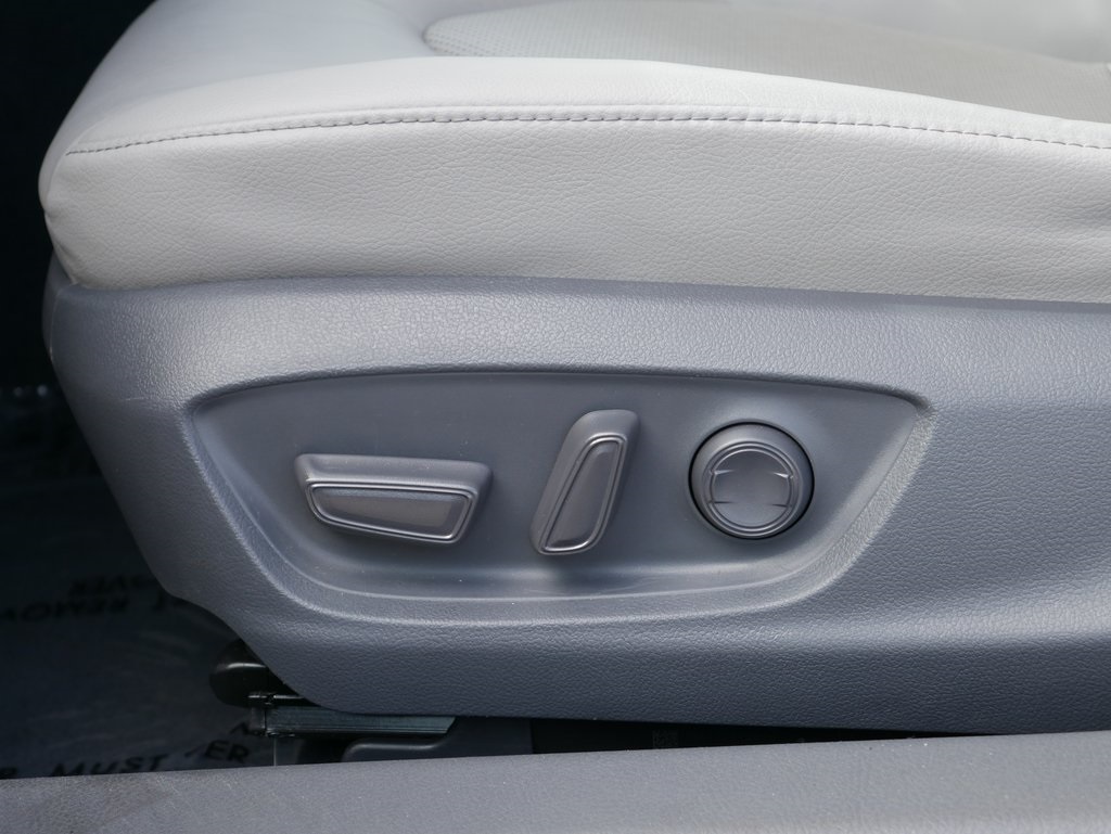 2021 Toyota Camry XLE photo 12