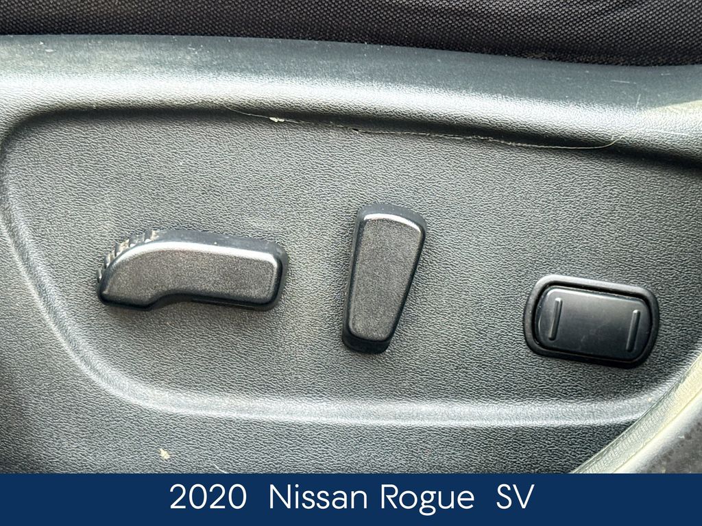 2020 Nissan Rogue SV photo 13