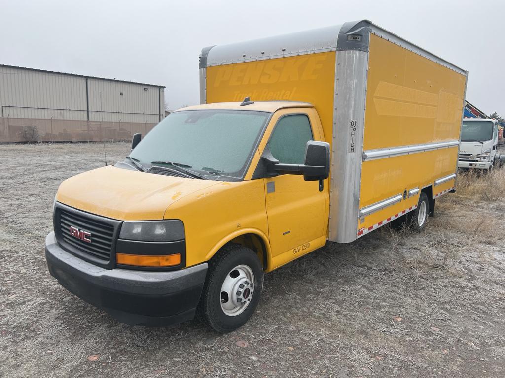 2019 GMC Savana Cutaway Work Van's photo