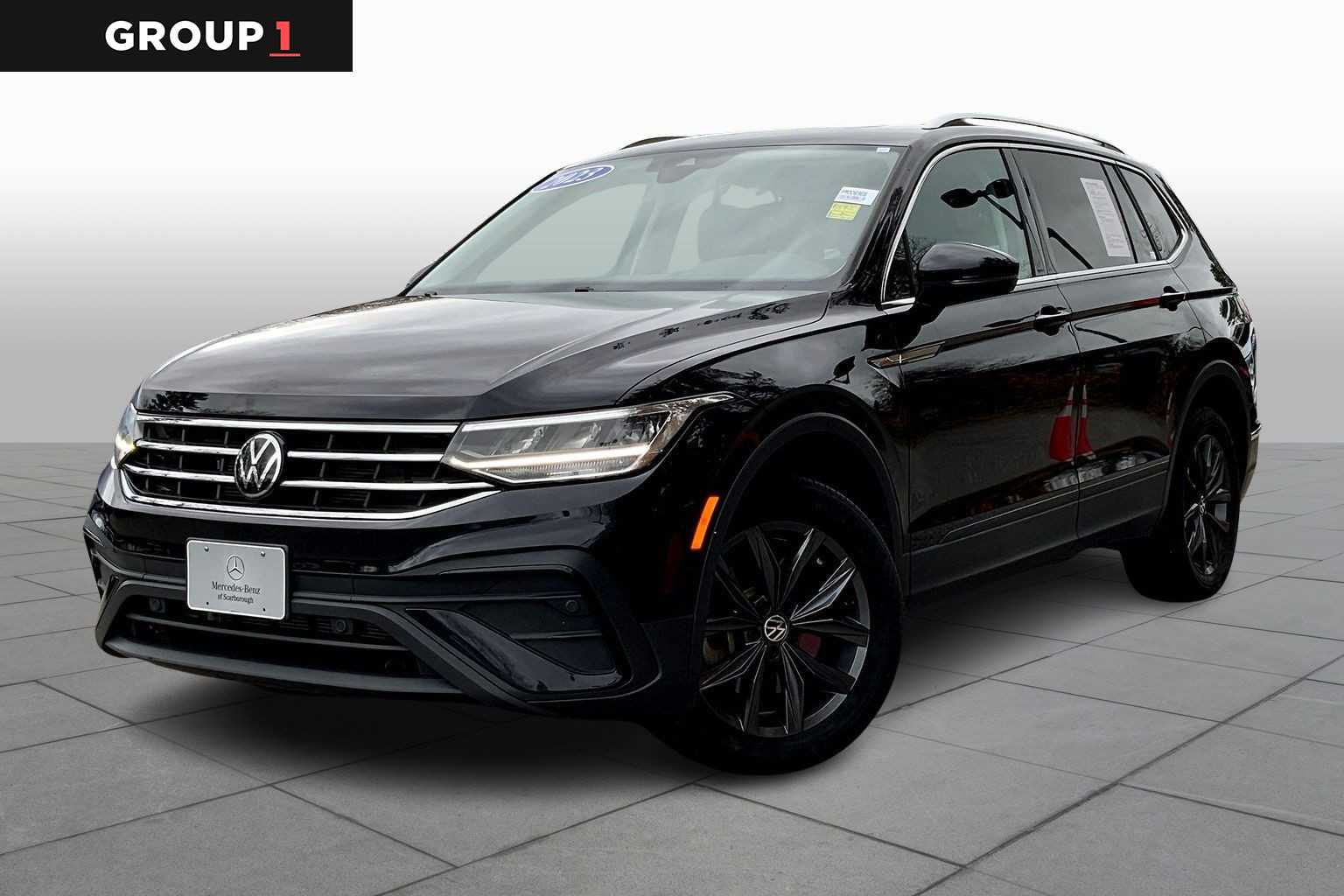 2023 Volkswagen Tiguan SE's photo